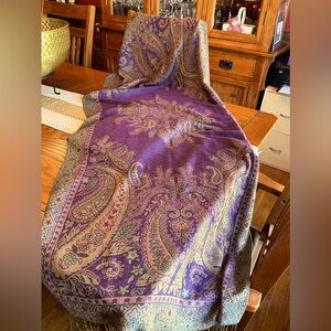 Gorgeous purple paisley pashmina
